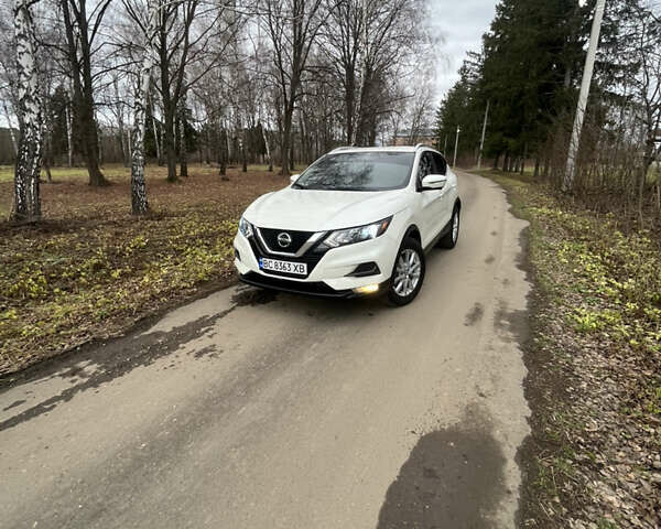 Белый Ниссан Rogue Sport, объемом двигателя 2 л и пробегом 29 тыс. км за 18000 $, фото 20 на Automoto.ua