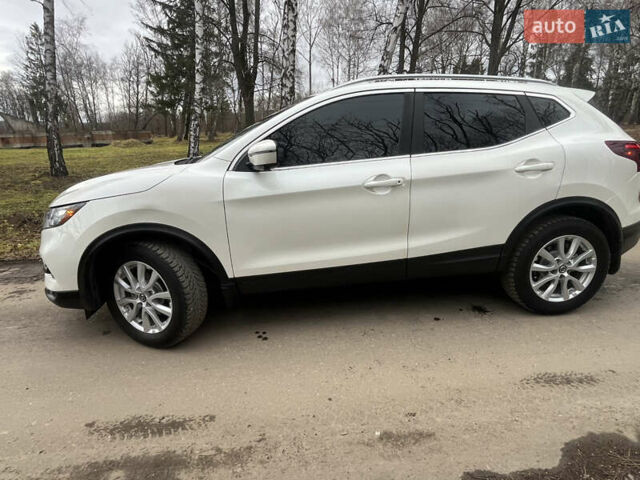 Белый Ниссан Rogue Sport, объемом двигателя 2 л и пробегом 29 тыс. км за 18000 $, фото 4 на Automoto.ua