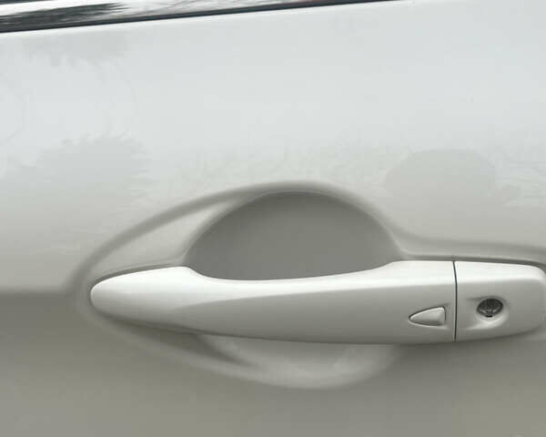 Белый Ниссан Rogue Sport, объемом двигателя 2 л и пробегом 29 тыс. км за 18000 $, фото 23 на Automoto.ua