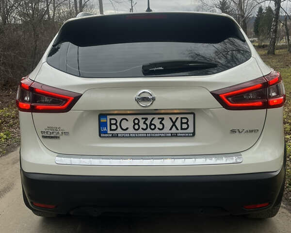 Белый Ниссан Rogue Sport, объемом двигателя 2 л и пробегом 29 тыс. км за 18000 $, фото 12 на Automoto.ua