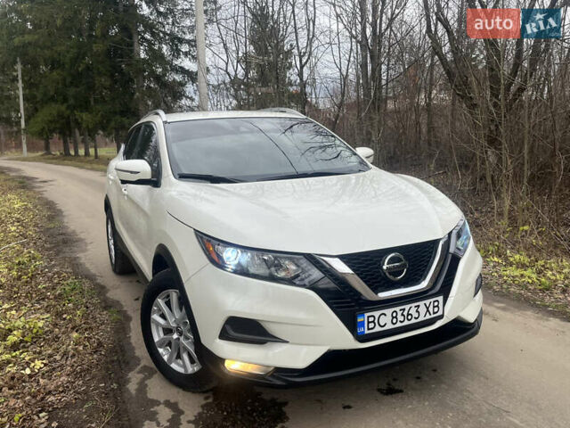 Белый Ниссан Rogue Sport, объемом двигателя 2 л и пробегом 29 тыс. км за 18000 $, фото 1 на Automoto.ua