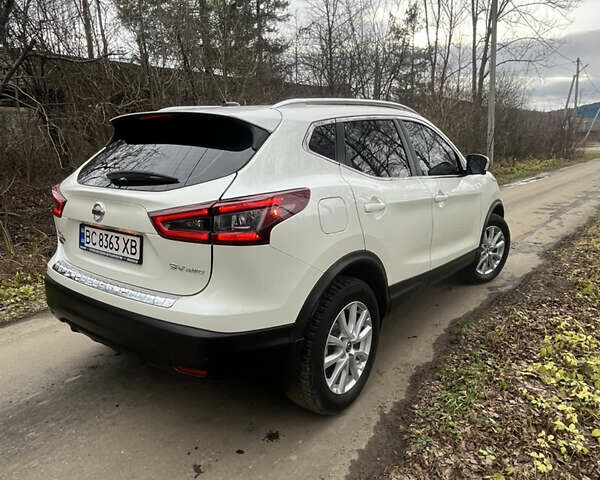 Белый Ниссан Rogue Sport, объемом двигателя 2 л и пробегом 29 тыс. км за 18000 $, фото 11 на Automoto.ua