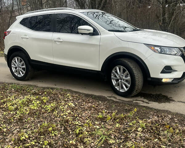 Белый Ниссан Rogue Sport, объемом двигателя 2 л и пробегом 29 тыс. км за 18000 $, фото 9 на Automoto.ua