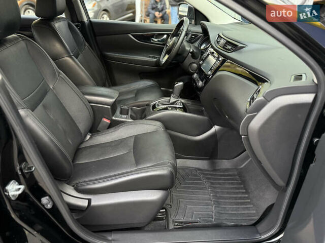 Чорний Ніссан Rogue Sport, об'ємом двигуна 2 л та пробігом 88 тис. км за 16900 $, фото 41 на Automoto.ua