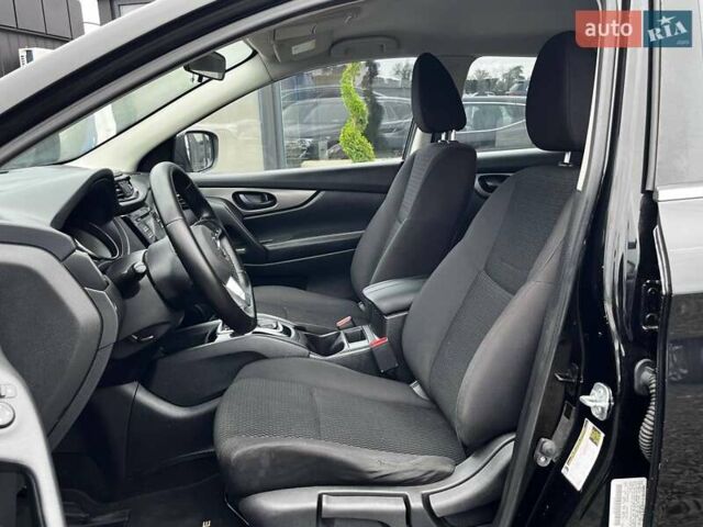 Черный Ниссан Rogue Sport, объемом двигателя 2 л и пробегом 211 тыс. км за 9900 $, фото 9 на Automoto.ua