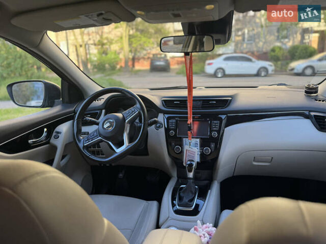 Черный Ниссан Rogue Sport, объемом двигателя 2 л и пробегом 94 тыс. км за 15300 $, фото 10 на Automoto.ua