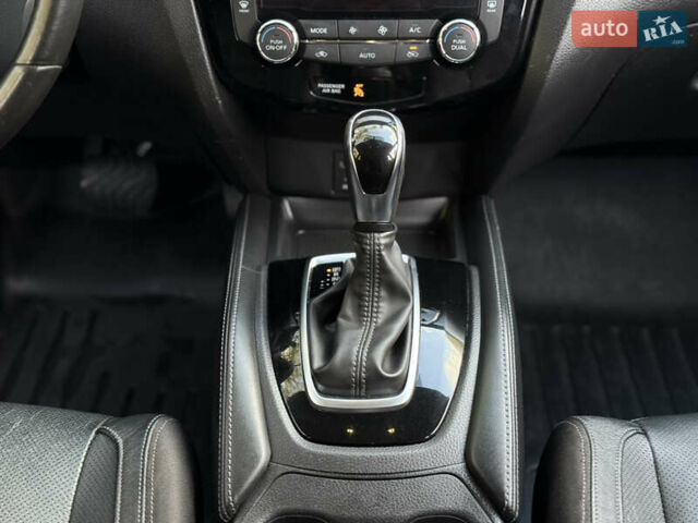 Чорний Ніссан Rogue Sport, об'ємом двигуна 2 л та пробігом 88 тис. км за 16900 $, фото 47 на Automoto.ua