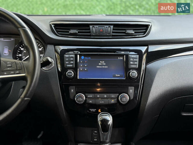 Чорний Ніссан Rogue Sport, об'ємом двигуна 2 л та пробігом 88 тис. км за 16900 $, фото 46 на Automoto.ua