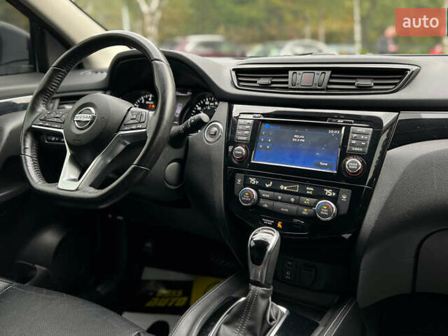 Черный Ниссан Rogue Sport, объемом двигателя 2 л и пробегом 179 тыс. км за 16300 $, фото 19 на Automoto.ua