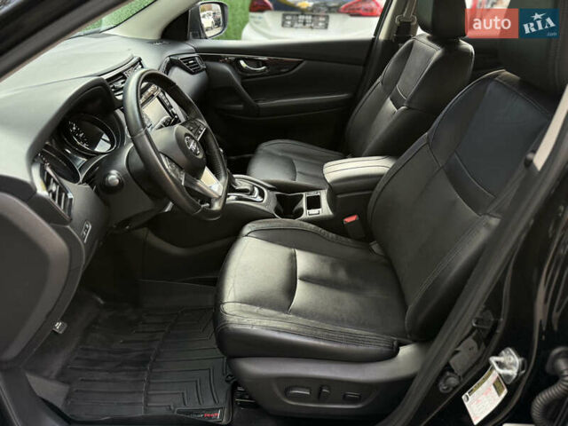 Чорний Ніссан Rogue Sport, об'ємом двигуна 2 л та пробігом 88 тис. км за 16900 $, фото 38 на Automoto.ua