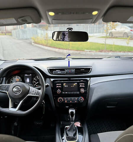 Чорний Ніссан Rogue Sport, об'ємом двигуна 2 л та пробігом 60 тис. км за 12490 $, фото 8 на Automoto.ua