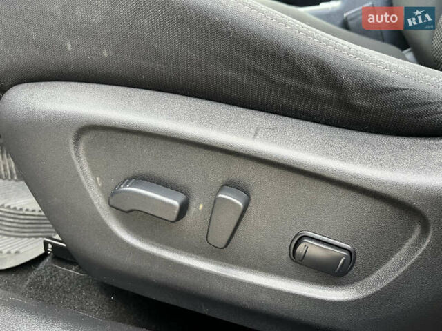 Черный Ниссан Rogue Sport, объемом двигателя 2 л и пробегом 182 тыс. км за 13550 $, фото 9 на Automoto.ua