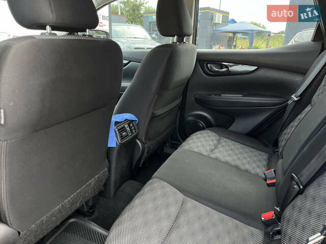 Черный Ниссан Rogue Sport, объемом двигателя 2 л и пробегом 182 тыс. км за 13550 $, фото 11 на Automoto.ua