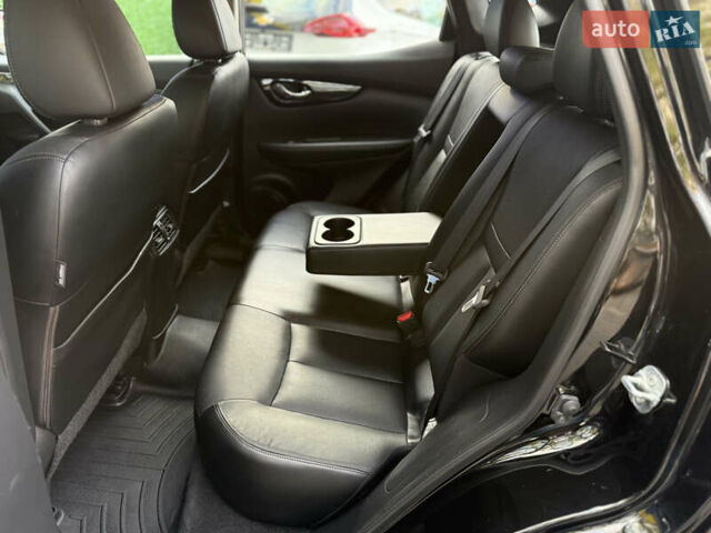 Чорний Ніссан Rogue Sport, об'ємом двигуна 2 л та пробігом 88 тис. км за 16900 $, фото 39 на Automoto.ua