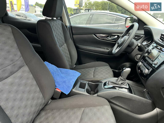 Черный Ниссан Rogue Sport, объемом двигателя 2 л и пробегом 182 тыс. км за 13550 $, фото 15 на Automoto.ua