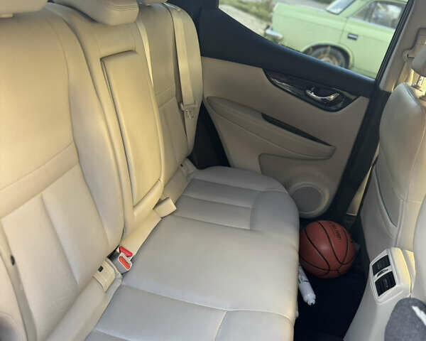 Черный Ниссан Rogue Sport, объемом двигателя 2 л и пробегом 94 тыс. км за 15300 $, фото 5 на Automoto.ua