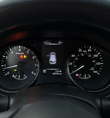 Чорний Ніссан Rogue Sport, об'ємом двигуна 2 л та пробігом 60 тис. км за 12490 $, фото 6 на Automoto.ua