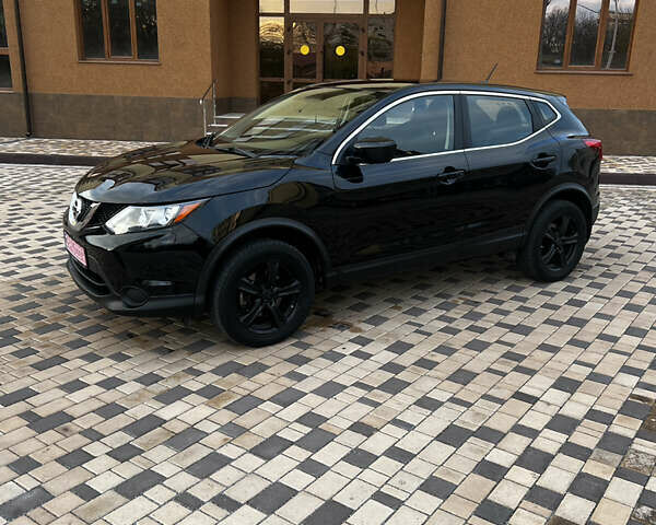 Черный Ниссан Rogue Sport, объемом двигателя 2 л и пробегом 213 тыс. км за 12800 $, фото 1 на Automoto.ua