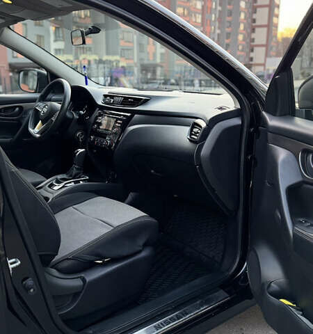 Чорний Ніссан Rogue Sport, об'ємом двигуна 2 л та пробігом 60 тис. км за 12490 $, фото 10 на Automoto.ua