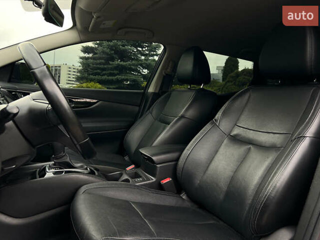 Черный Ниссан Rogue Sport, объемом двигателя 2 л и пробегом 179 тыс. км за 16300 $, фото 8 на Automoto.ua