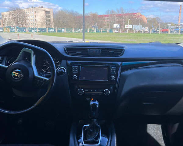 Чорний Ніссан Rogue Sport, об'ємом двигуна 2 л та пробігом 140 тис. км за 13100 $, фото 5 на Automoto.ua