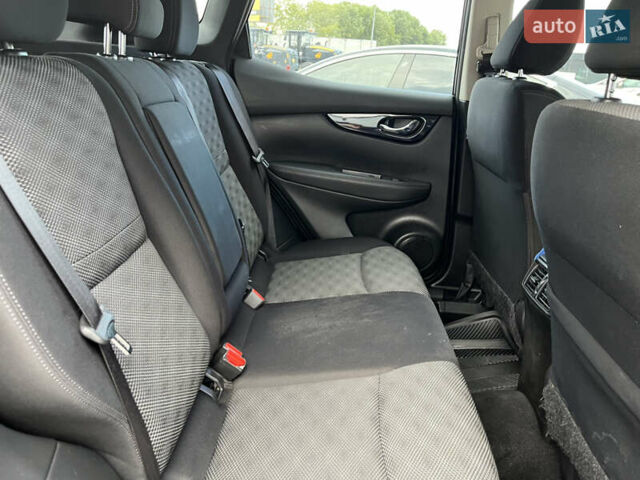 Черный Ниссан Rogue Sport, объемом двигателя 2 л и пробегом 182 тыс. км за 13550 $, фото 13 на Automoto.ua