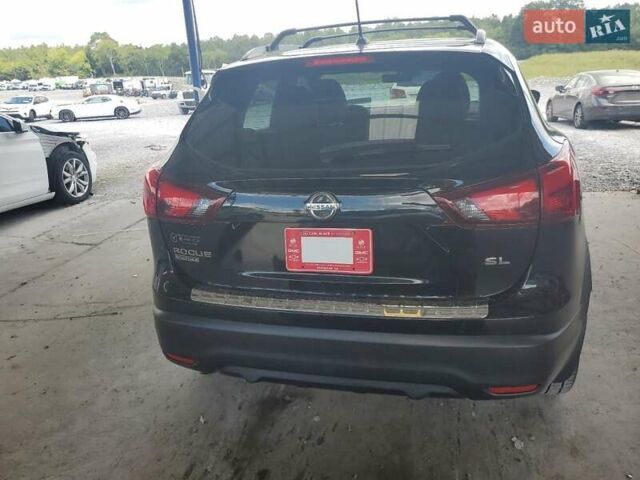 Чорний Ніссан Rogue Sport, об'ємом двигуна 2 л та пробігом 131 тис. км за 2100 $, фото 5 на Automoto.ua