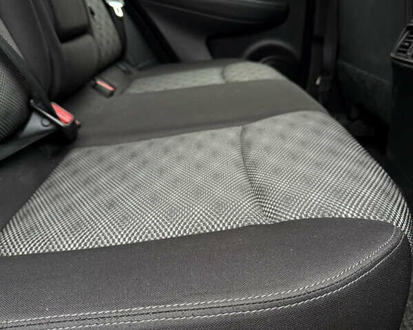 Чорний Ніссан Rogue Sport, об'ємом двигуна 2 л та пробігом 151 тис. км за 13800 $, фото 39 на Automoto.ua