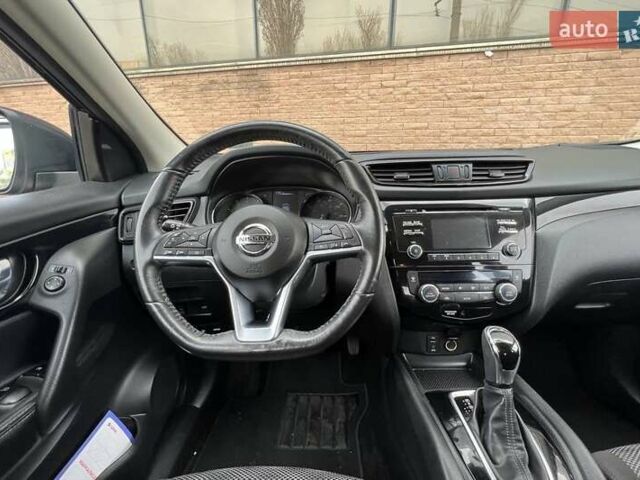 Черный Ниссан Rogue Sport, объемом двигателя 2 л и пробегом 125 тыс. км за 13500 $, фото 9 на Automoto.ua