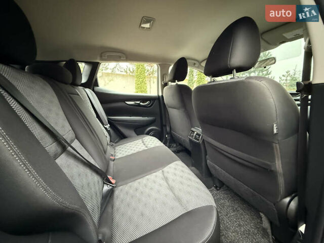 Чорний Ніссан Rogue Sport, об'ємом двигуна 2 л та пробігом 151 тис. км за 13800 $, фото 40 на Automoto.ua