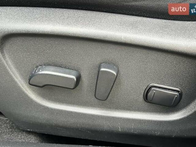 Черный Ниссан Rogue Sport, объемом двигателя 2 л и пробегом 125 тыс. км за 13500 $, фото 17 на Automoto.ua