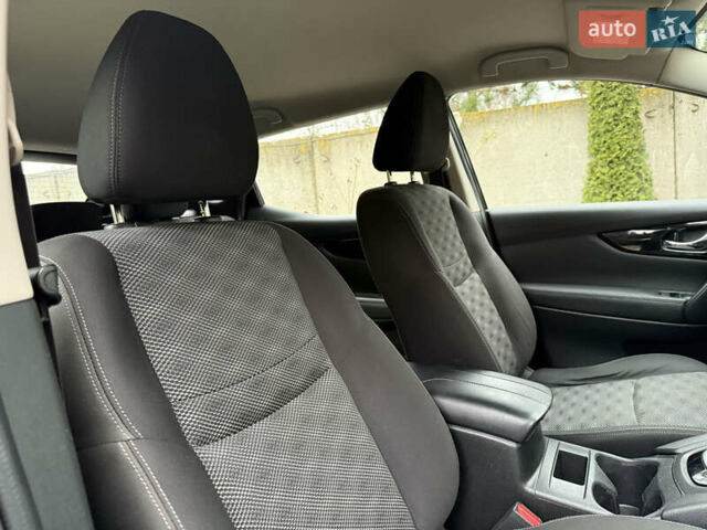 Чорний Ніссан Rogue Sport, об'ємом двигуна 2 л та пробігом 151 тис. км за 13800 $, фото 35 на Automoto.ua