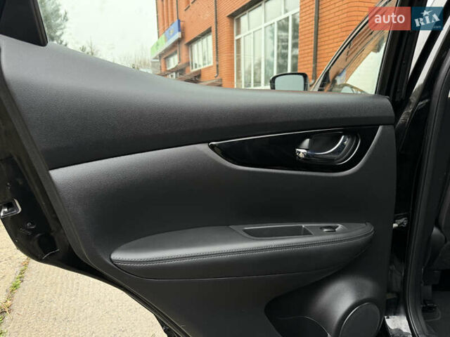 Чорний Ніссан Rogue Sport, об'ємом двигуна 2 л та пробігом 151 тис. км за 13800 $, фото 32 на Automoto.ua