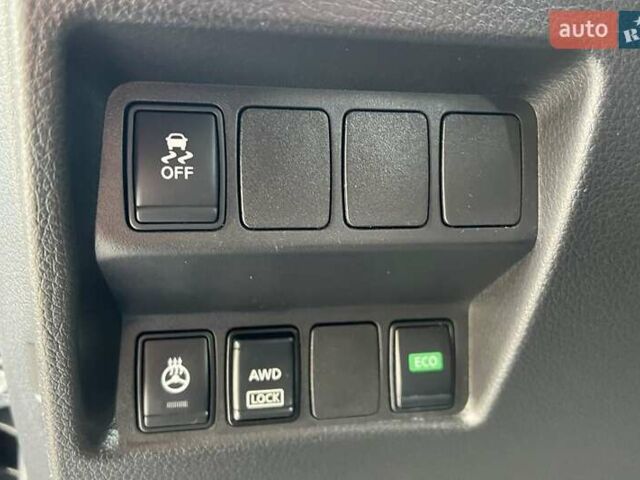 Черный Ниссан Rogue Sport, объемом двигателя 2 л и пробегом 125 тыс. км за 13500 $, фото 15 на Automoto.ua