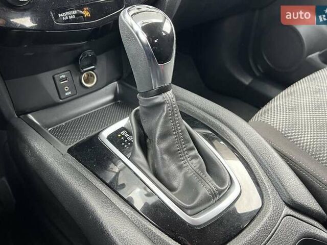 Черный Ниссан Rogue Sport, объемом двигателя 2 л и пробегом 125 тыс. км за 13500 $, фото 12 на Automoto.ua