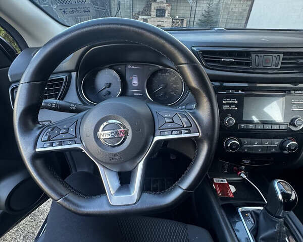 Черный Ниссан Rogue Sport, объемом двигателя 2 л и пробегом 128 тыс. км за 13000 $, фото 8 на Automoto.ua