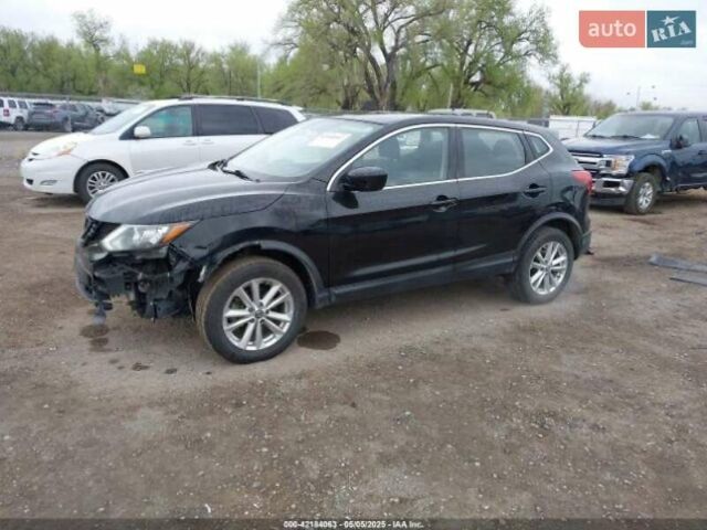 Чорний Ніссан Rogue Sport, об'ємом двигуна 2 л та пробігом 100 тис. км за 13799 $, фото 11 на Automoto.ua