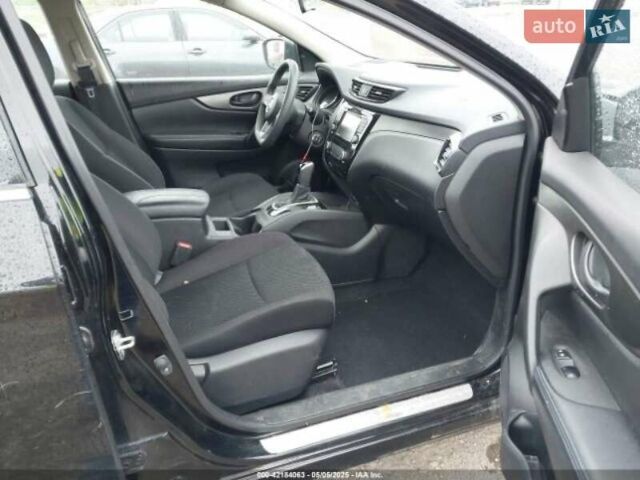 Чорний Ніссан Rogue Sport, об'ємом двигуна 2 л та пробігом 100 тис. км за 13799 $, фото 6 на Automoto.ua