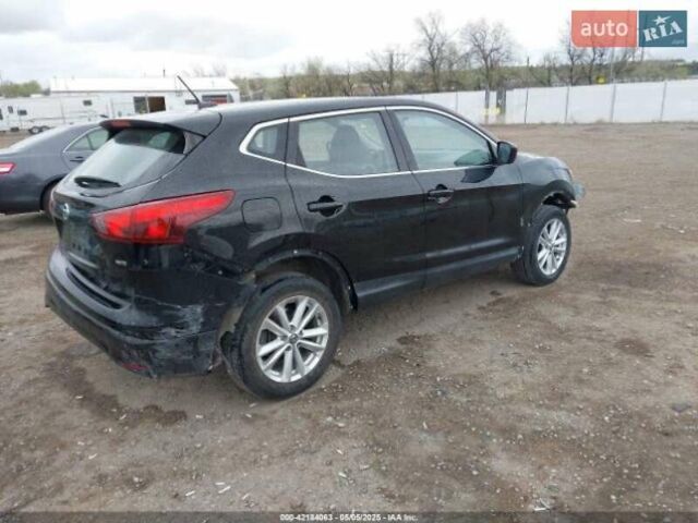 Чорний Ніссан Rogue Sport, об'ємом двигуна 2 л та пробігом 100 тис. км за 13799 $, фото 9 на Automoto.ua