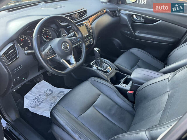 Черный Ниссан Rogue Sport, объемом двигателя 2 л и пробегом 161 тыс. км за 16500 $, фото 18 на Automoto.ua