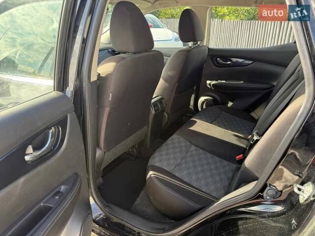 Черный Ниссан Rogue Sport, объемом двигателя 2 л и пробегом 219 тыс. км за 11700 $, фото 12 на Automoto.ua