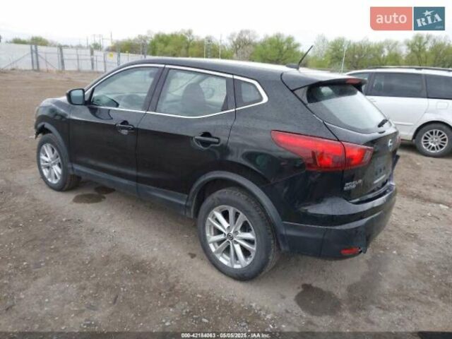 Чорний Ніссан Rogue Sport, об'ємом двигуна 2 л та пробігом 100 тис. км за 13799 $, фото 7 на Automoto.ua
