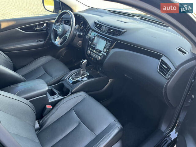 Черный Ниссан Rogue Sport, объемом двигателя 2 л и пробегом 161 тыс. км за 16500 $, фото 19 на Automoto.ua