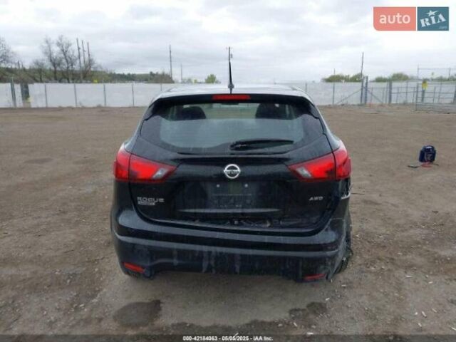 Чорний Ніссан Rogue Sport, об'ємом двигуна 2 л та пробігом 100 тис. км за 13799 $, фото 2 на Automoto.ua