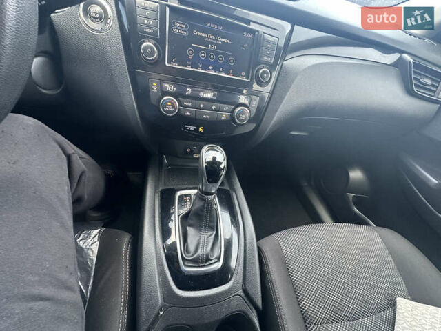 Черный Ниссан Rogue Sport, объемом двигателя 2 л и пробегом 217 тыс. км за 14900 $, фото 37 на Automoto.ua