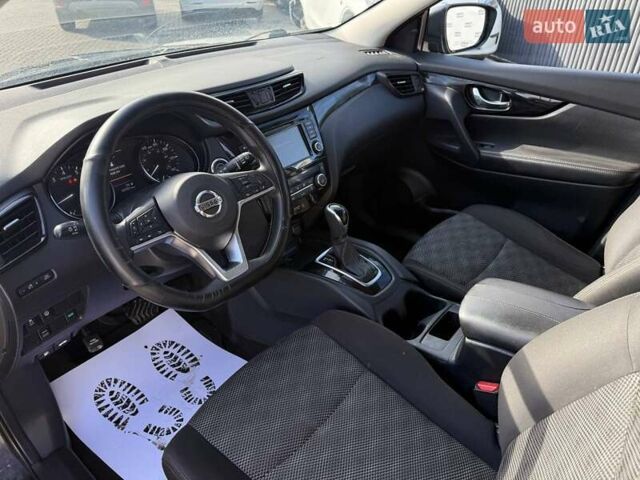 Черный Ниссан Rogue Sport, объемом двигателя 2 л и пробегом 219 тыс. км за 11700 $, фото 14 на Automoto.ua