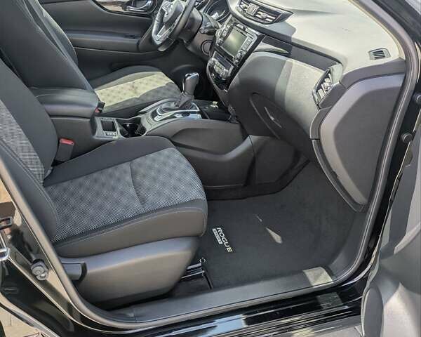 Черный Ниссан Rogue Sport, объемом двигателя 2 л и пробегом 93 тыс. км за 14800 $, фото 13 на Automoto.ua