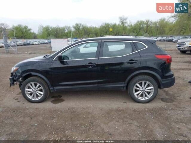 Чорний Ніссан Rogue Sport, об'ємом двигуна 2 л та пробігом 100 тис. км за 13799 $, фото 3 на Automoto.ua