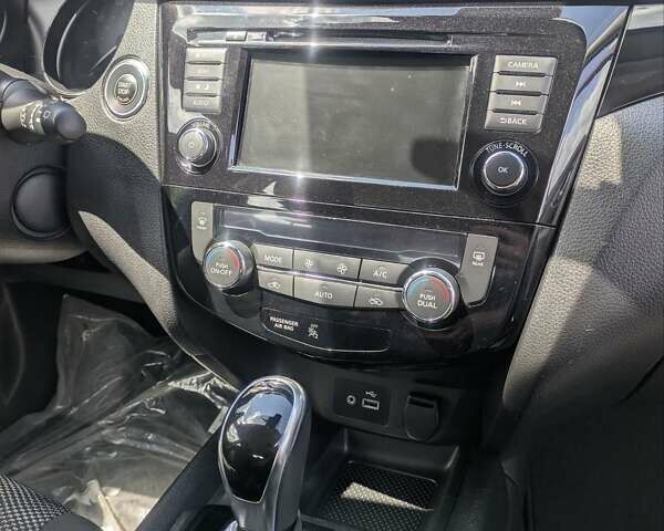 Черный Ниссан Rogue Sport, объемом двигателя 2 л и пробегом 93 тыс. км за 14800 $, фото 11 на Automoto.ua