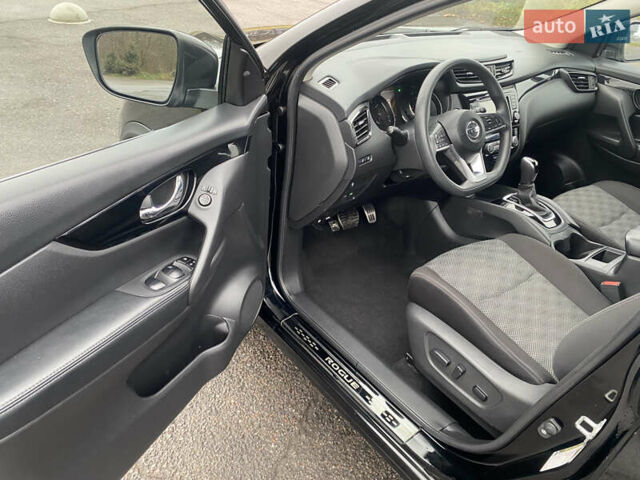 Черный Ниссан Rogue Sport, объемом двигателя 2 л и пробегом 125 тыс. км за 14450 $, фото 25 на Automoto.ua